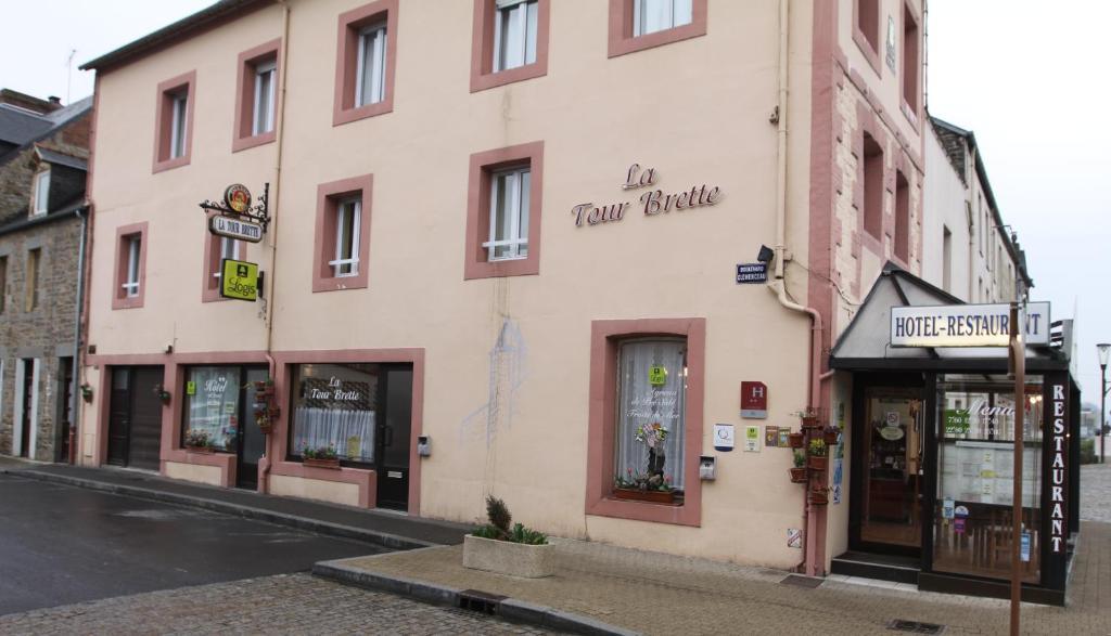 Logis Hotel Et Restaurant La Tour Brette Понторсон Екстериор снимка